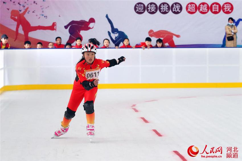 10月20日，河北省第二屆冰雪運動會（涿鹿縣分站賽）上，選手們同台競技，放飛冰雪激情。 馬佳琦攝