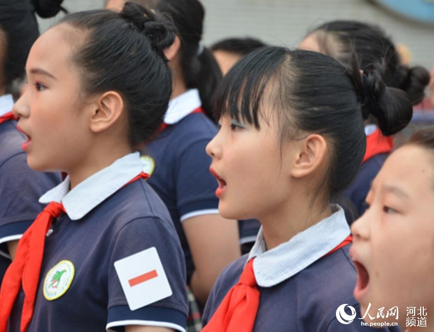 井陘礦區第一小學舉行“迎接建黨百年”歌唱比賽活動。 范二虎攝
