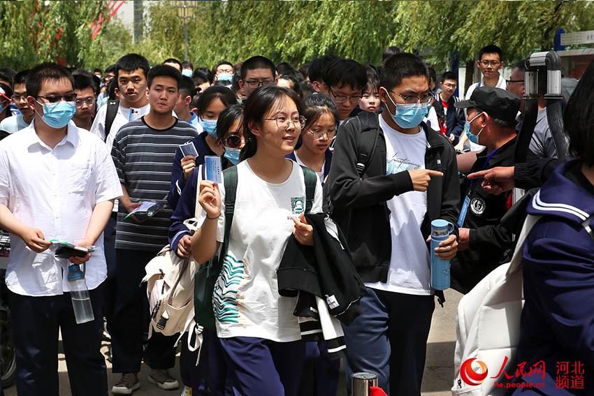 ���żҿ�һ���㣬�׳����Խ����������߳������� ��������