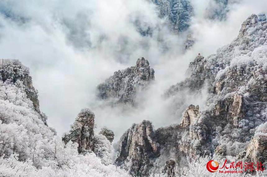 保定市白石山景區雪景。 保定市文化廣電和旅游局供圖