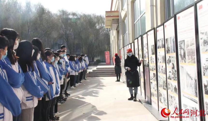 �ӱ�ʡ������ְ�����ĵ�ѧ����������������Ա�Ľ��⡣ ��������