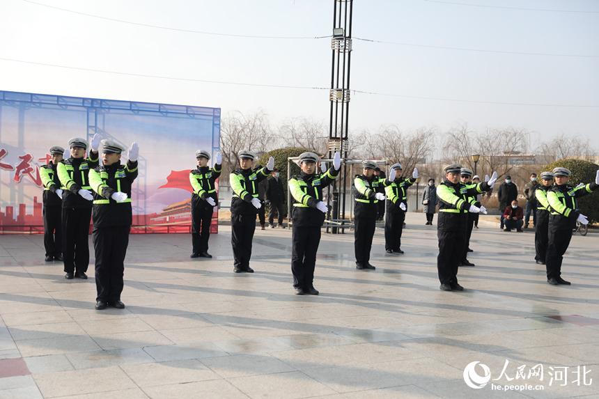1月10日，河間市舉辦“喜迎警察節 向人民報告”活動。 李世文攝