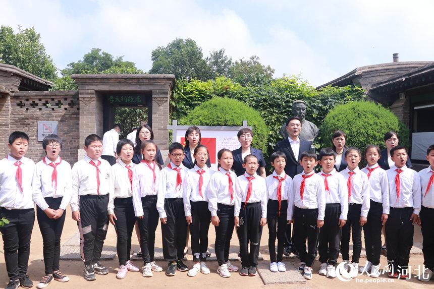 �ڴ���������ȹʾӣ������깬����ʦ�Ǻ����Դ�����Сѧ��ѧ�����������С����ȸ������ں�����