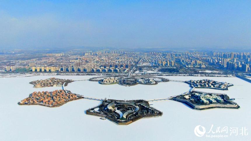 瑞雪覆蓋下的河北省遷安市美景如畫。 李曉鬆攝