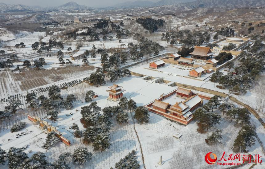 慕陵。 王江山攝