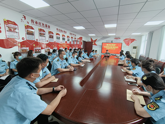 8月18日,邯鄲市“惠民實踐團”市級聯動宣講員走進大名縣公安局進行宣講。 大名縣委宣傳部供圖