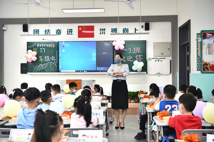 石家庄市盛世小學新生課堂。程爽士攝