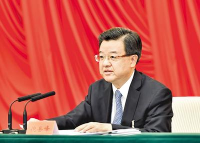 10月28日至29日，中国共产党河北省第十届委员会第三次全体会议在石家庄召开。省委书记倪岳峰代表省委常委会讲话。 河北日报记者 赵海江摄