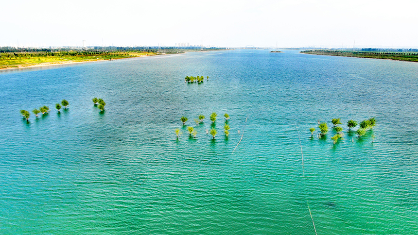 滹沱河生态修复三期（正定段）定西湖景观节点。石晓旭摄