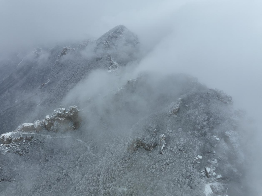 白石山雪景。 齊保利攝