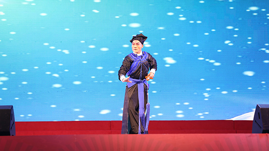 中國戲劇梅花獎獲得者、河北梆子表演藝術家郝士超表演河北梆子《林沖夜奔》選段。李明攝