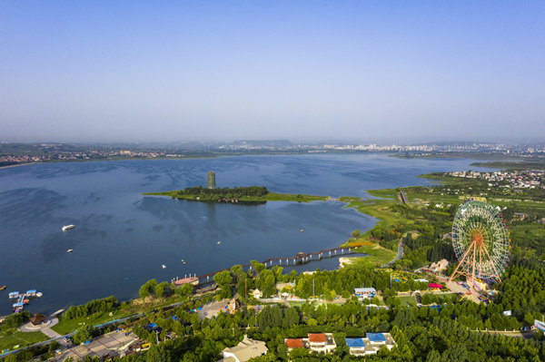 溢泉湖湿地公园风景如画。 磁县县委宣传部供图
