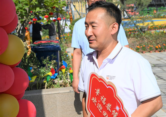 村民喜悅之情溢於言表。張岩攝