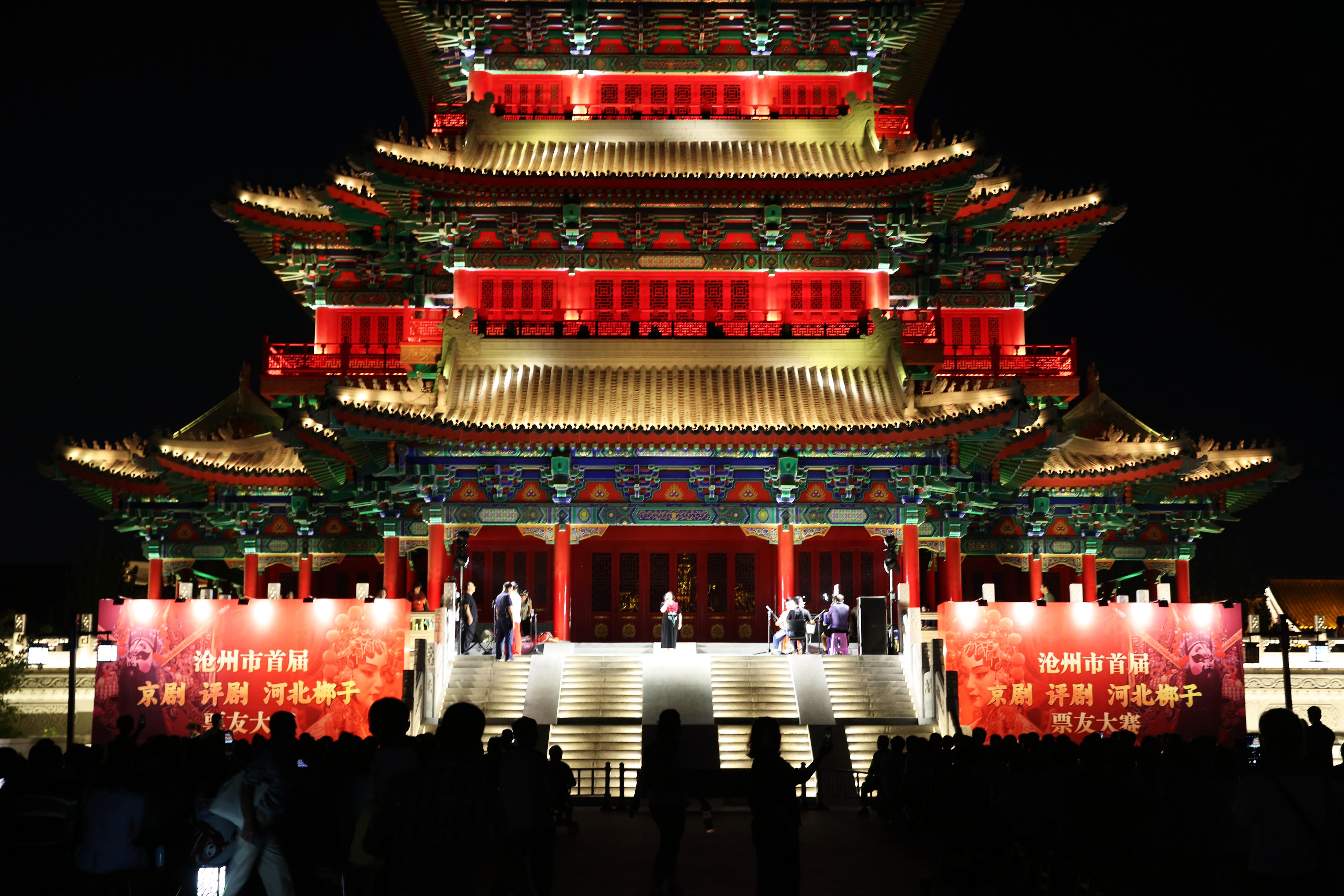 沧州市首届京剧、评剧、河北梆子票友大会现场。 王杰摄