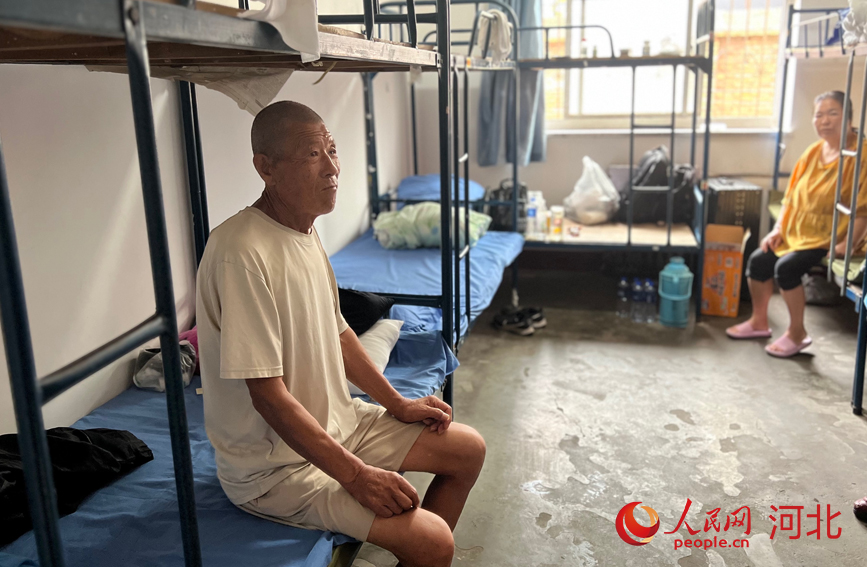 高碑店市第三中学安置点内情况。 戴泽鑫摄 
