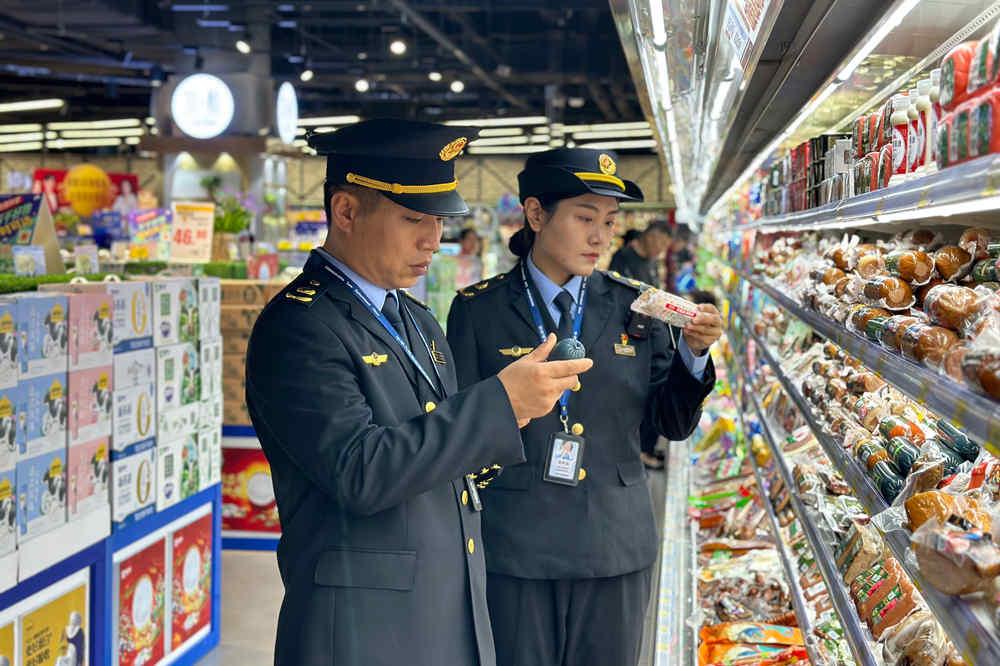 石家庄市桥西区开展食品安全专项检查。 翟志华摄