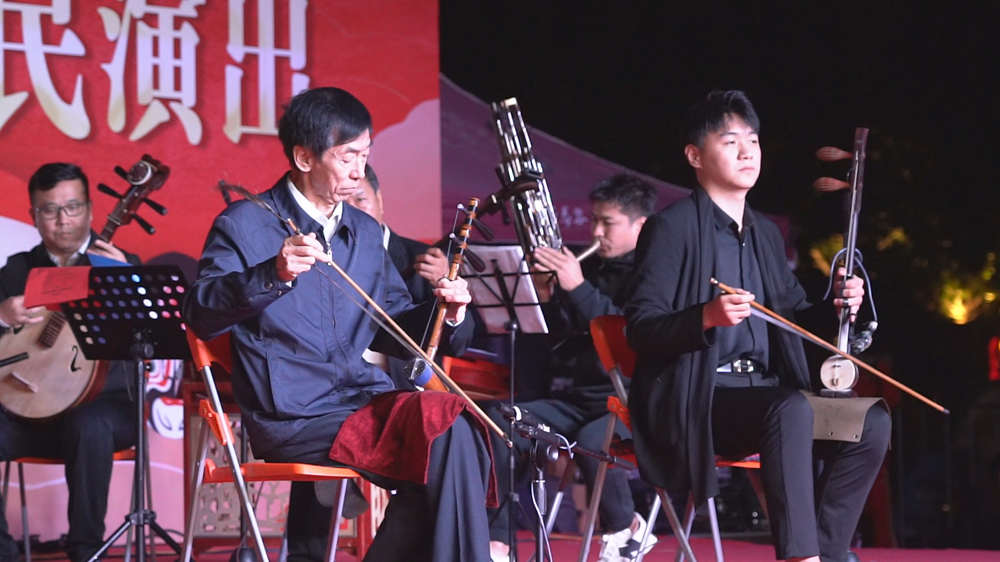 活动演出现场。 王文芳摄