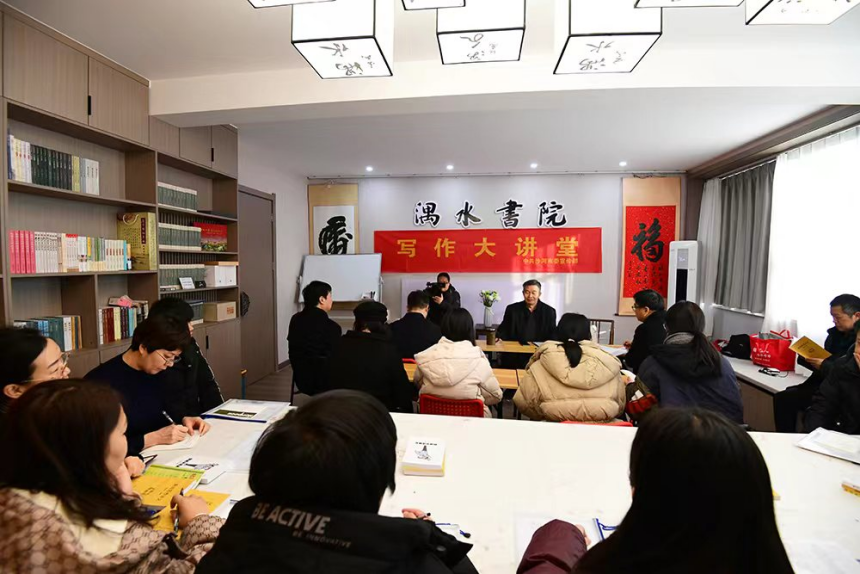 沙河市宣傳系統人員,部分寫作愛好者正在參加培訓。 郝蒙蒙攝