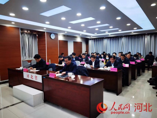 1月19日，河北省2024年全省春運電視電話會議現場。人民網 朱延生攝
