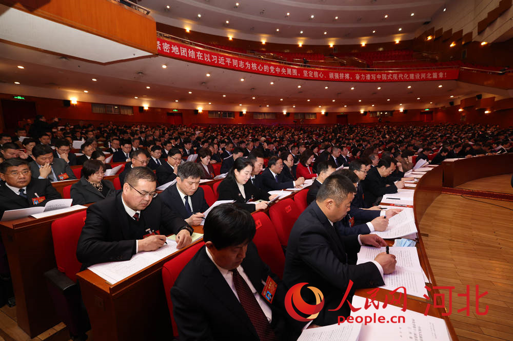 河北省政协十三届二次会议开幕，图为会议现场。人民网记者 周博摄