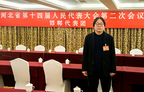 河北省人大代表、响堂山石窟研究院学术院长赵立春。受访者供图