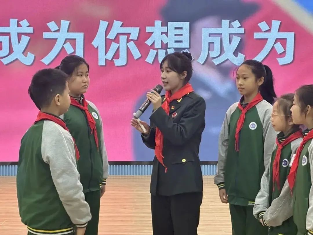 同學們面對面與宮硯琪交流。孫輝攝