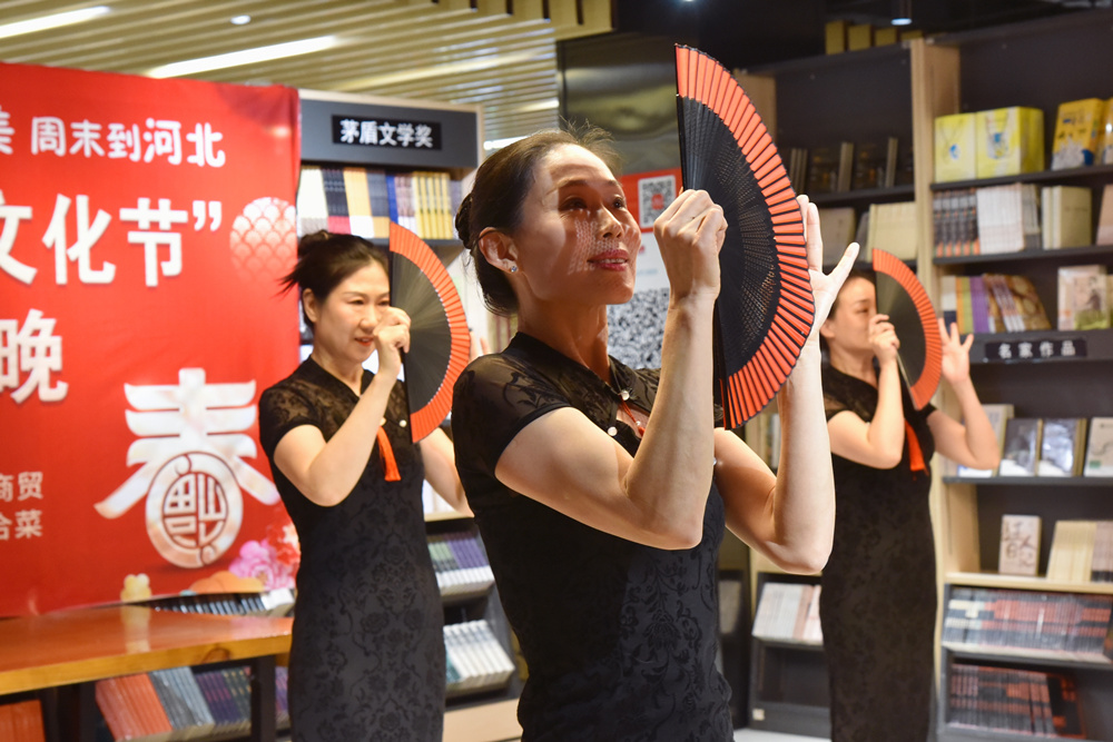 “社區春晚”現場。劉若雨攝