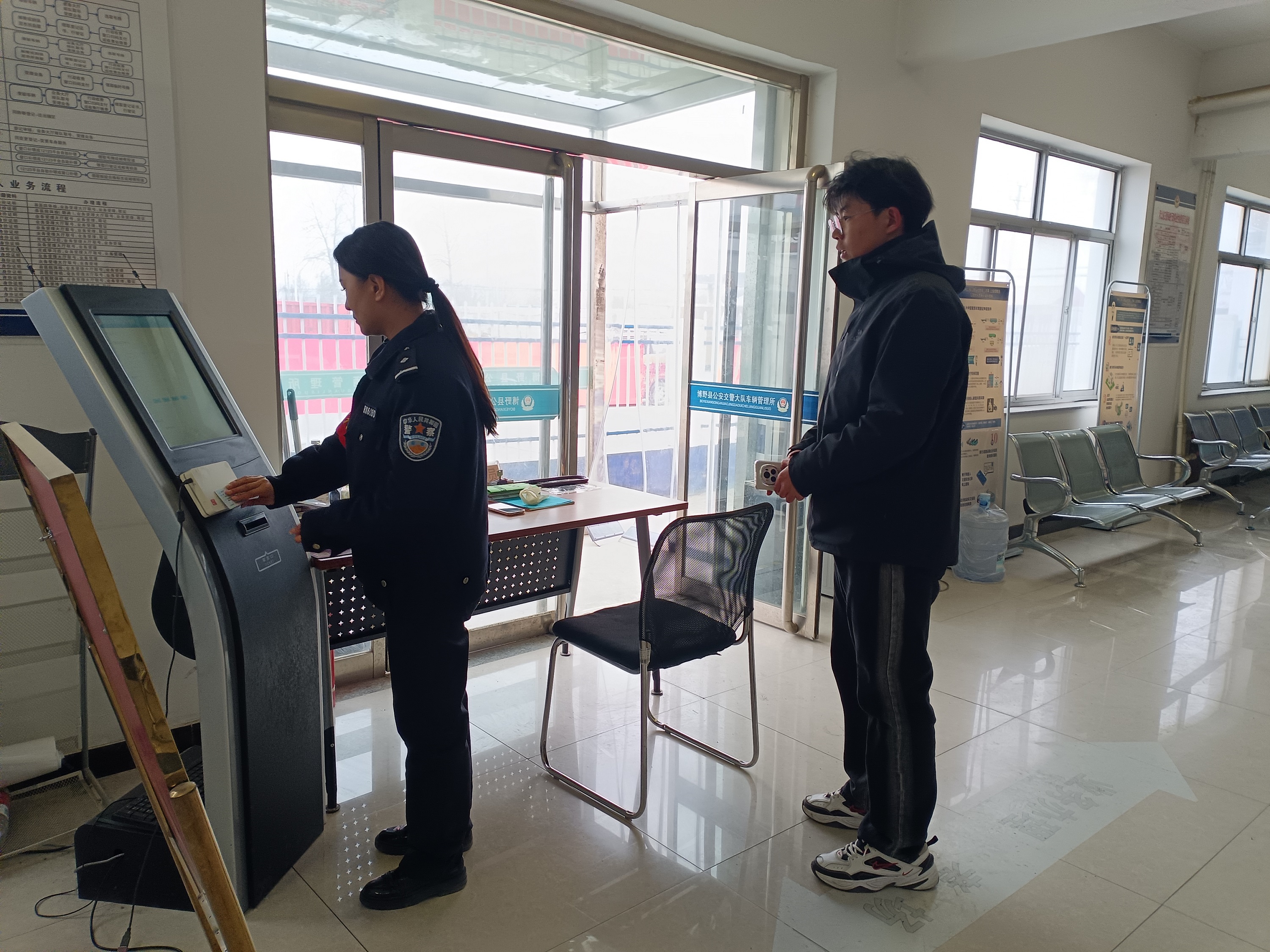 办理取号业务。张光伟摄