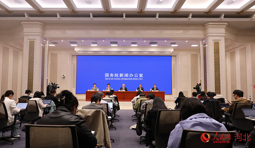 4月29日，国务院新闻办公室举行“推动高质量发展”系列主题新闻发布会。人民网记者 李兆民摄