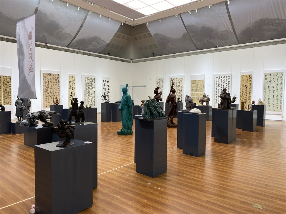 奮楫篤行——2024河北美術學院教師優秀作品展。李格非攝