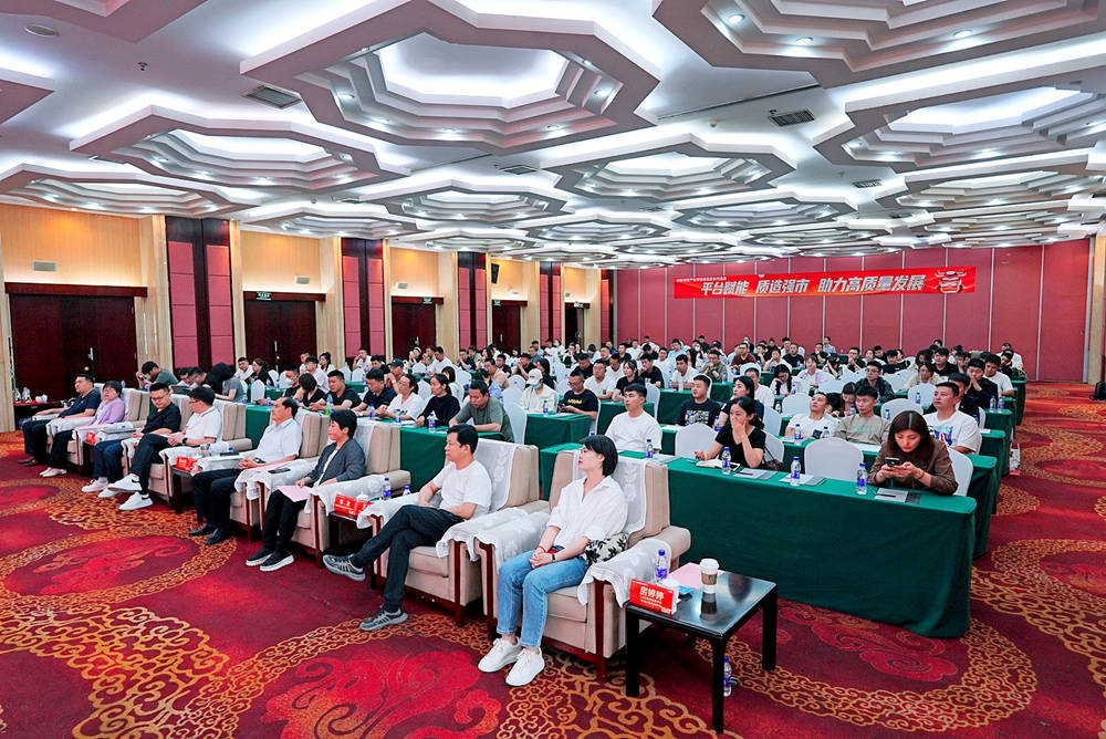 活动现场 。齐东青摄
