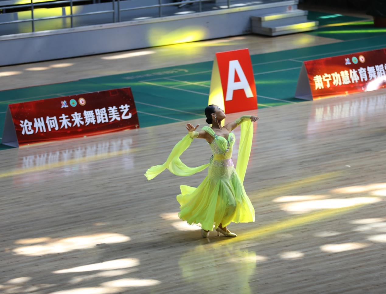 参赛选手比赛中。陈卫民摄