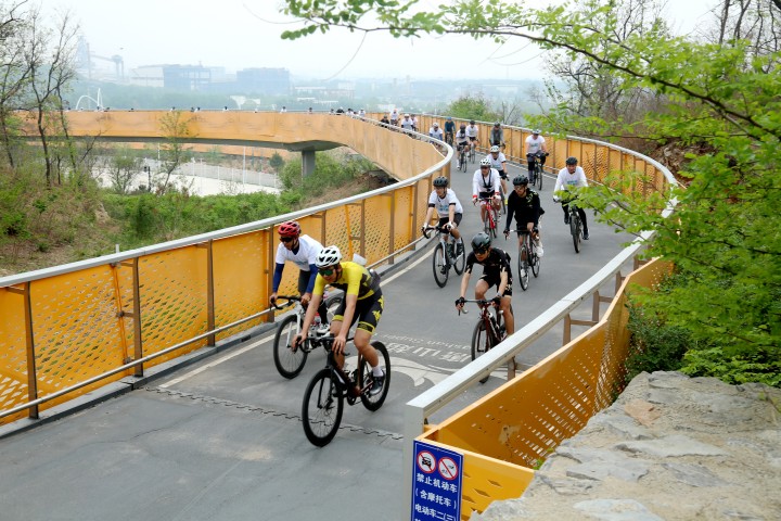 “团聚青春 逐梦路北”五四青年月启动仪式暨青年骑行友谊赛现场