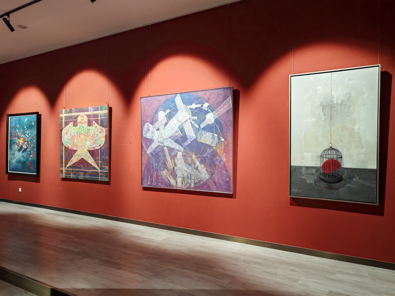 “艺启未来——河北美术学院2024届优秀毕业作品展”。李格非摄