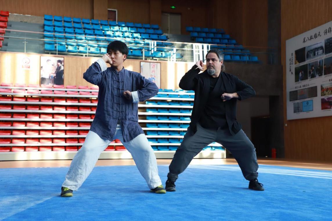 意大利武者白麒柏來到孟村學習八極拳。楊洋攝