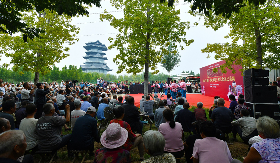9月8日拍摄的肃宁县武垣大戏台活动现场。苑立伟摄