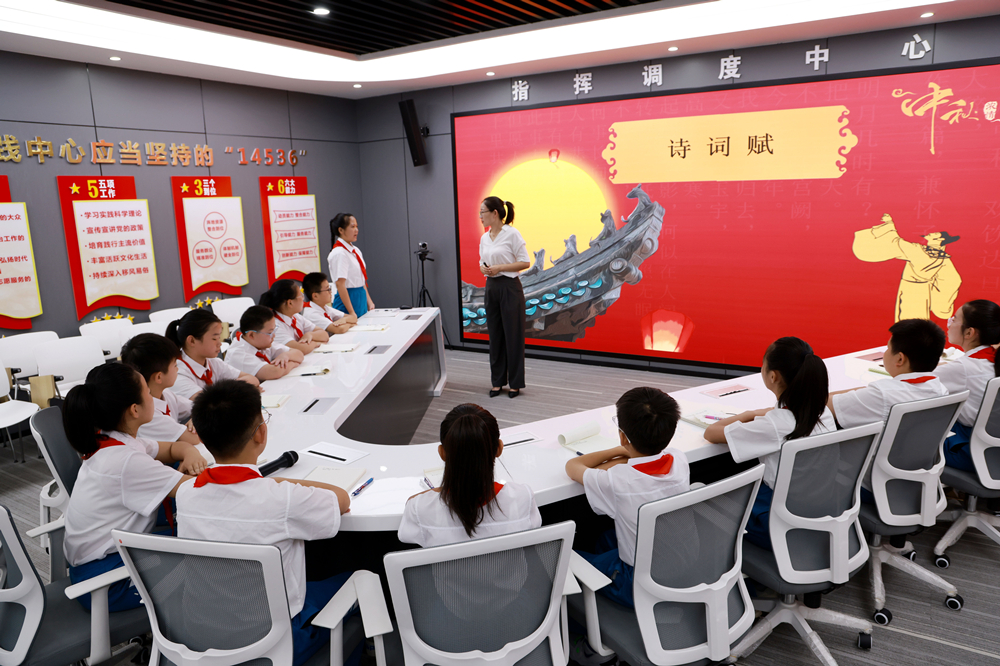 中秋文化主题活动现场。齐红雨摄