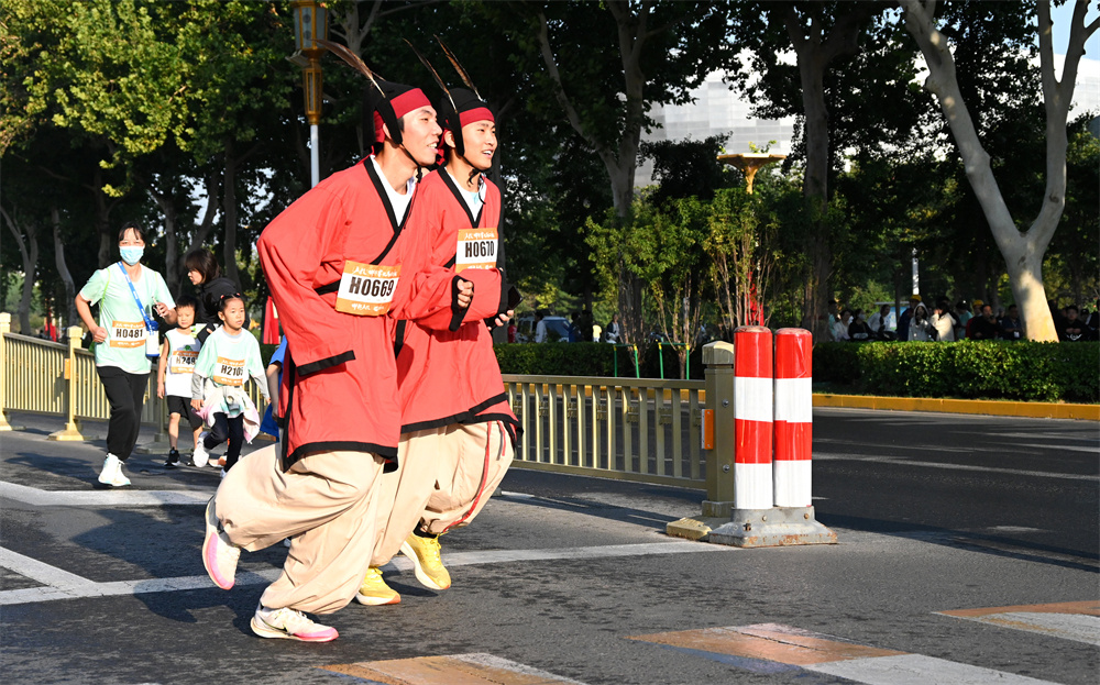 9月16日,參賽選手在比賽中。郝群英攝