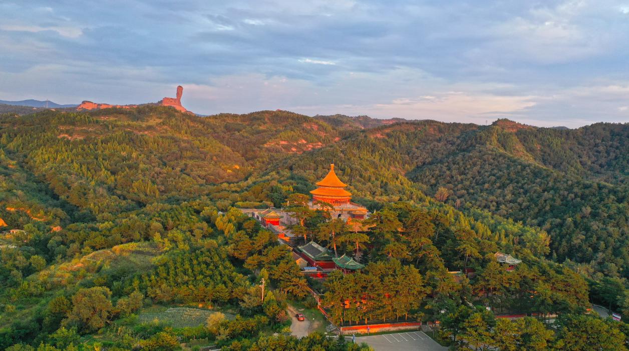 磬錘峰與普樂寺