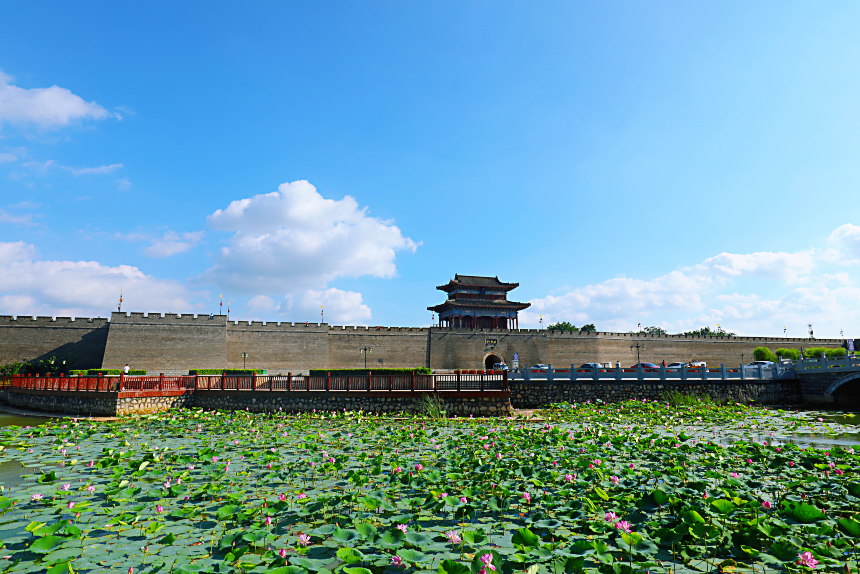 大名城牆外風景。