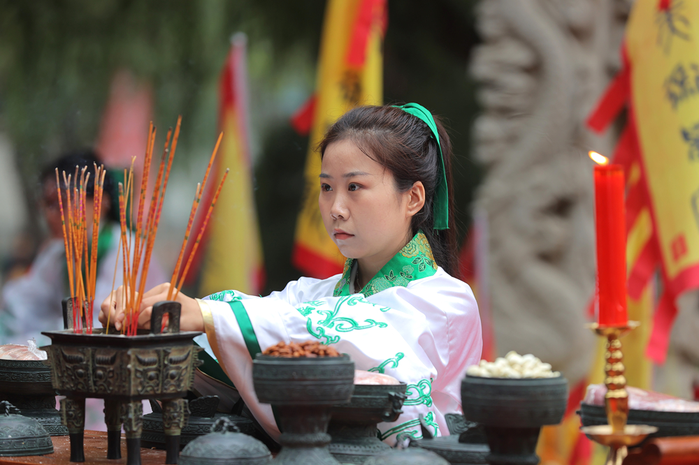 河北美术学院举行2024年祭孔仪式。李格非摄