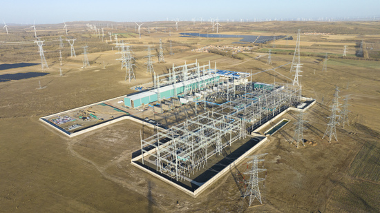 张北1000千伏变电站扩建工程航拍。邹明摄