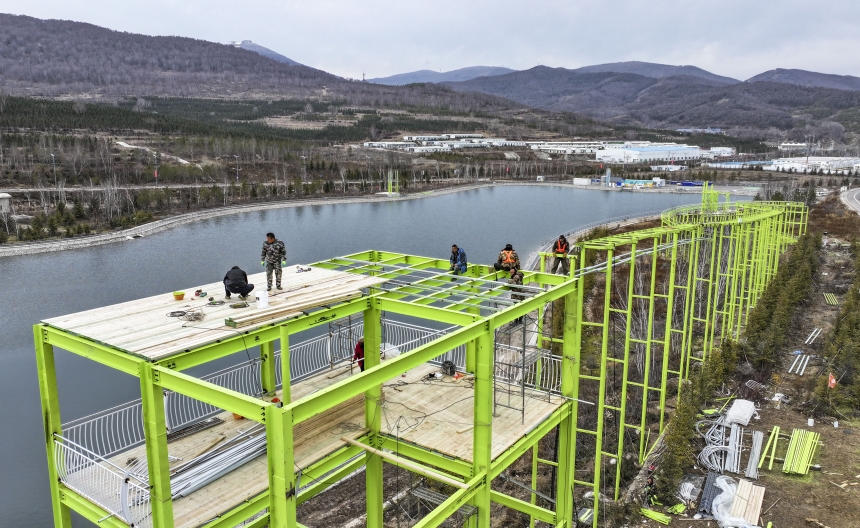 雪如意山谷樂園項目在加緊施工建設中。 武殿森攝