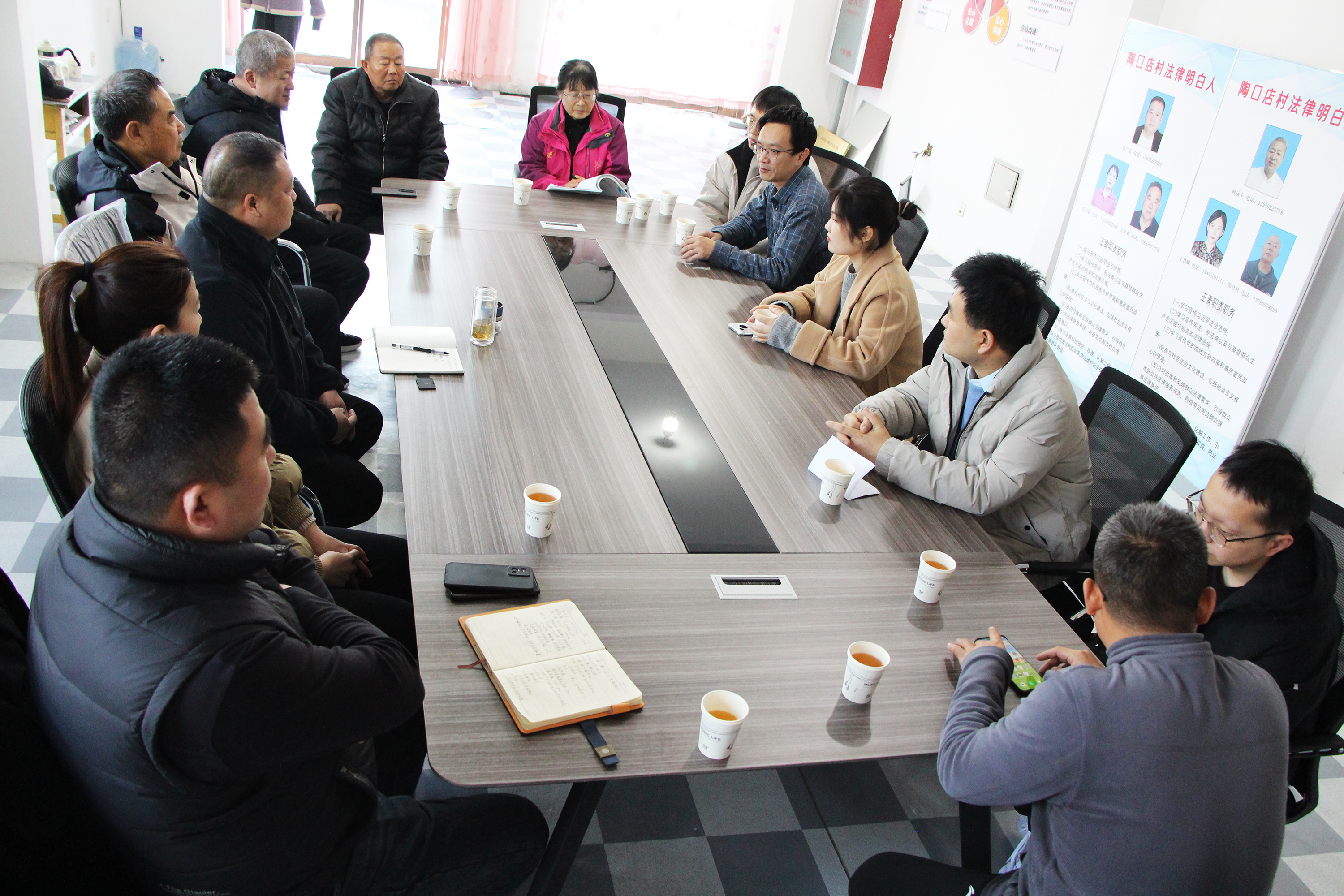 12月3日,高阳县陶口店村“民声·半月谈”暖心民调会现场。杨瀰摄