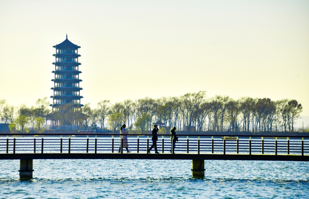 河北邯郸市磁县溢泉湖景色。杨海斌摄