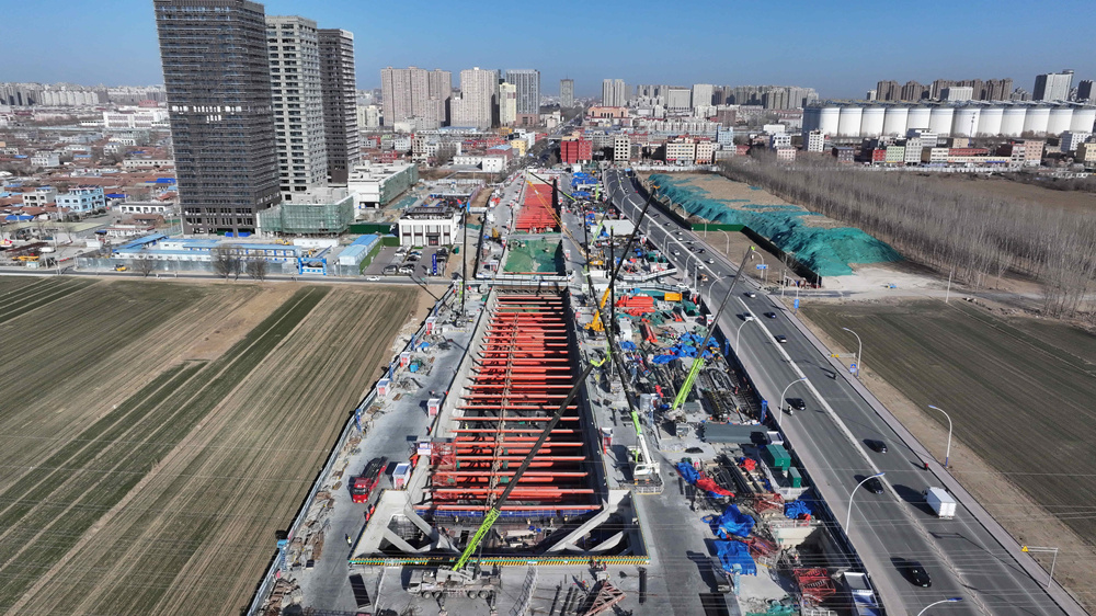 1月16日，正在建设的轨道交通22号线燕郊站。李雨山摄