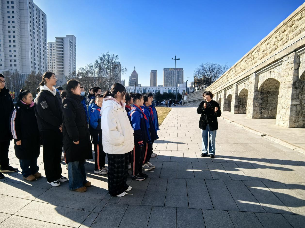 吴丽佳摄