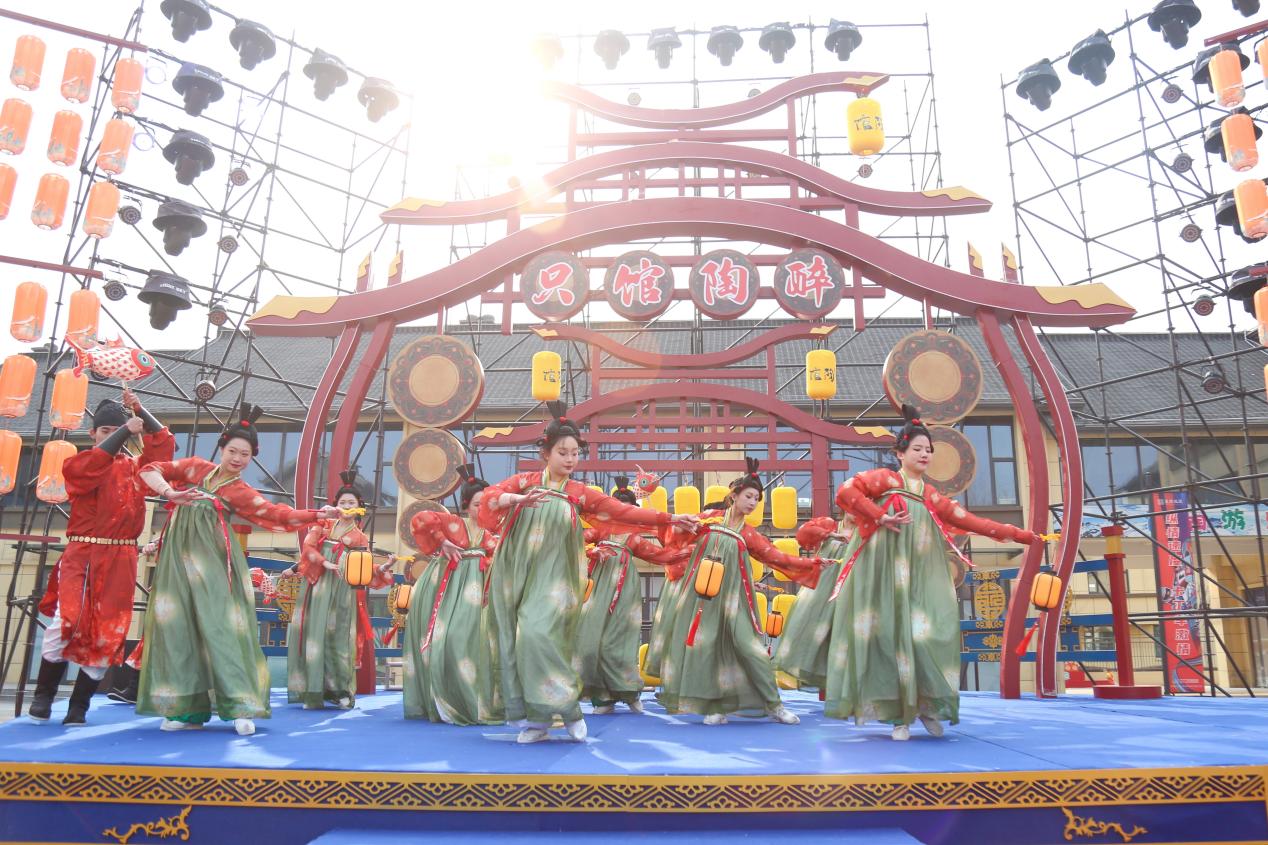 馆陶县汉唐风运文旅综合体节目演出现场。郭江鹏摄