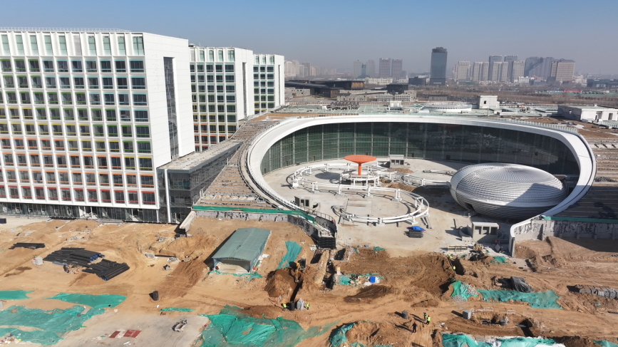 正在建设中的北京儿童医院保定医院。曹进摄