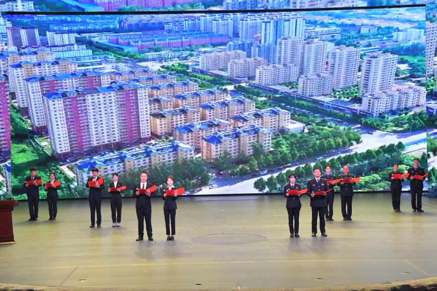 吴桥县城市建设团队通过诗歌朗诵展示团队风貌。刘天奇摄